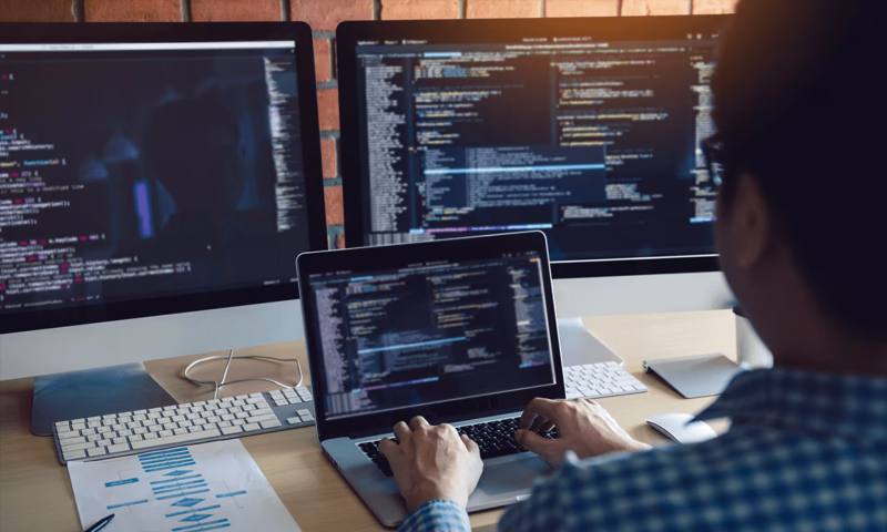 数据科学选型：R与Python如何赋能斗门区网站建设？